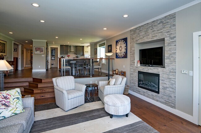 Building Photo - Sweeping waterfront views in this 2-Bedroo...