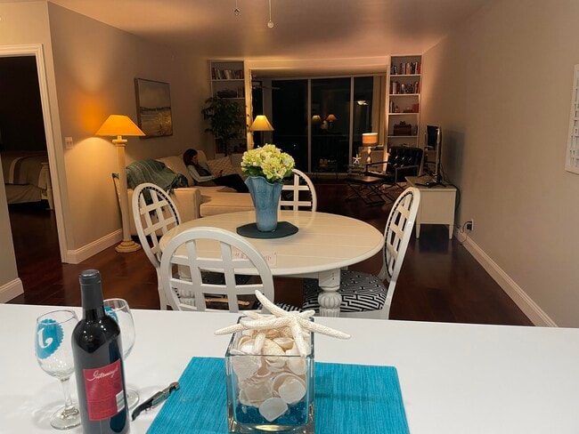 Building Photo - 3212 S Ocean Blvd