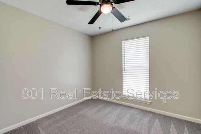 Building Photo - 6934 Southknoll Ave
