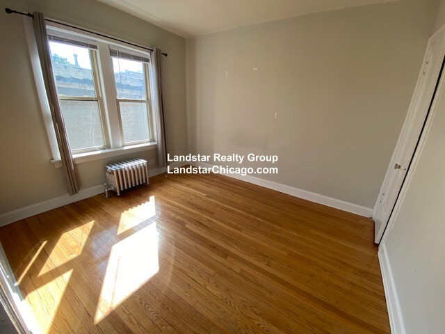 Building Photo - 5042 N Wolcott Ave