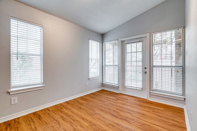 Building Photo - Pointe  360 222 - Go West - 2222 / 360 - Hill Country Paradise - 2bd / 2ba - Garage  - Pool - Nat...