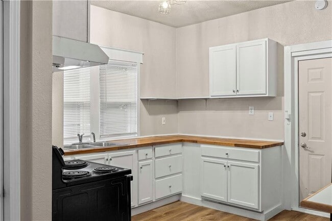 Building Photo - 2319 Norton Ave