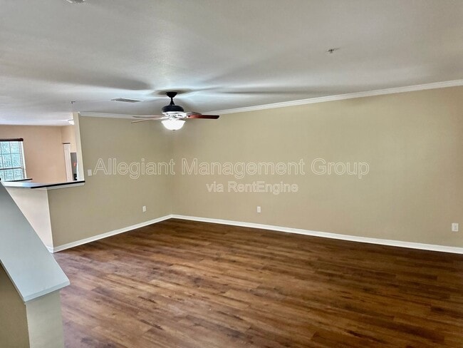 Building Photo - 1048 Waterside Dr