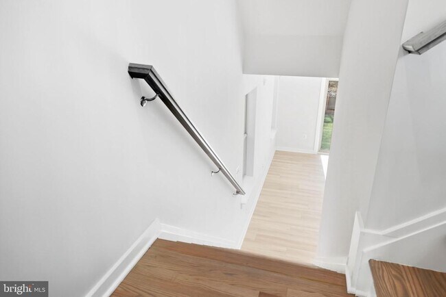 Building Photo - 1011 Venifena Terrace SE