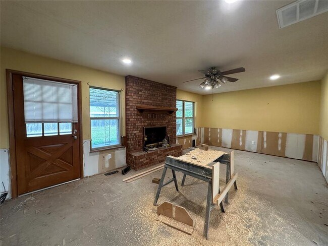 Building Photo - 412 Sundown Dr
