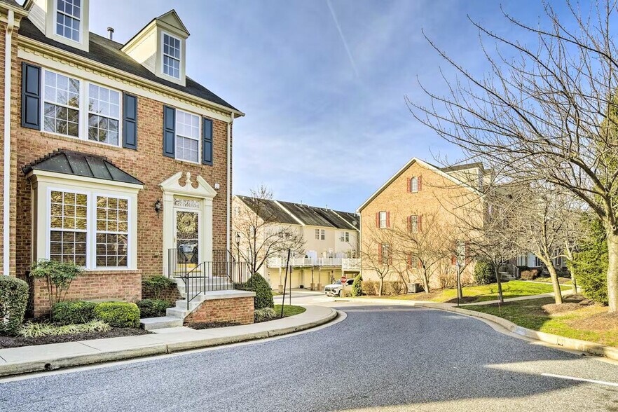 Building Photo - 5077 Cameo Terrace