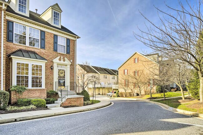 Building Photo - 5077 Cameo Terrace