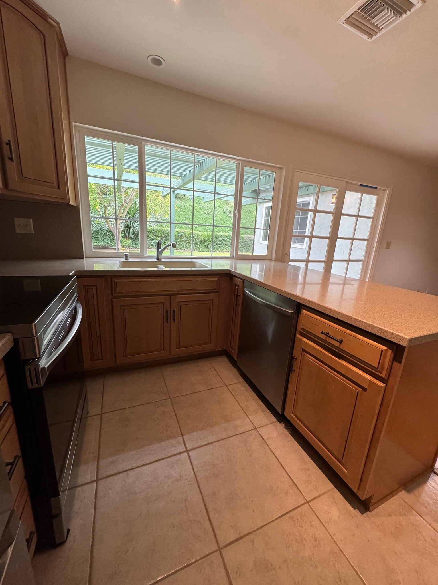 Kitchen - 15190 Penasquitos Dr
