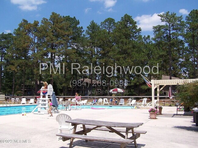 Building Photo - 220 Foxkroft Dr