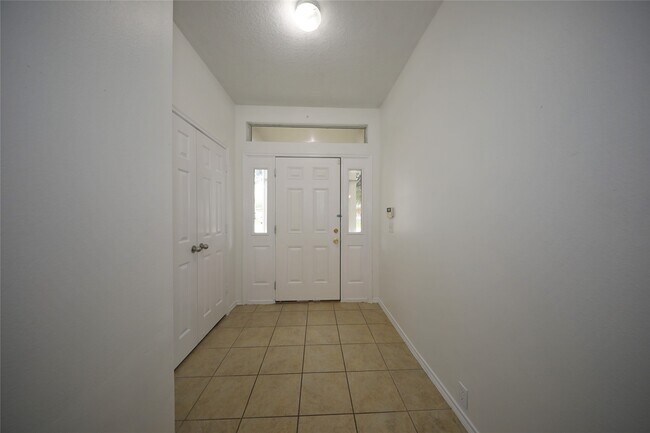 Building Photo - 18851 Sandelford Dr