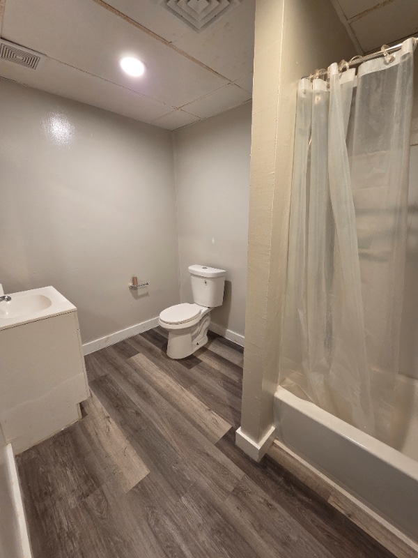 Building Photo - 15220 Saranac Rd