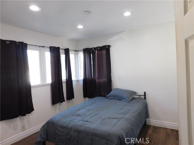Building Photo - 806 E 103rd Pl