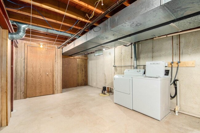 Building Photo - 3033 Juneberry Ave SE