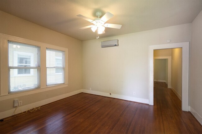 Building Photo - 303 Northwood St
