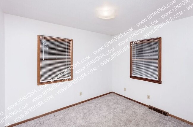 Building Photo - 217 Loomis Ave