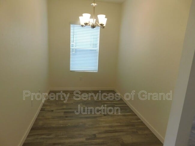 Building Photo - 2360 Canyon Ct