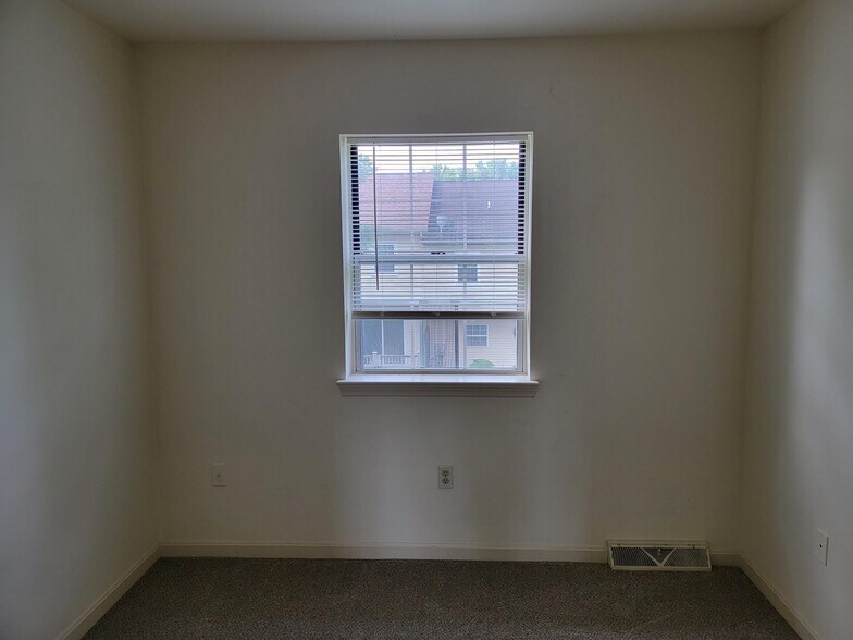 Building Photo - 396 Dohner Dr
