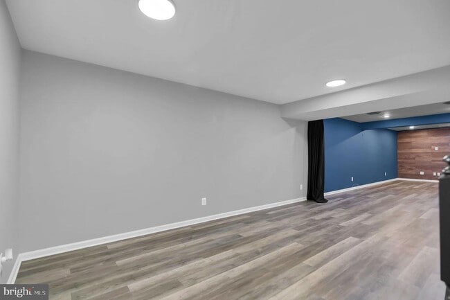 Building Photo - 2548 Port Potomac Ave