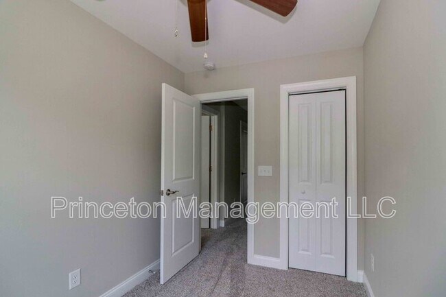 Building Photo - 3967 Newhall Dr NW