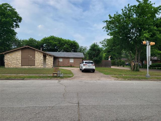 Building Photo - 1018 Vegas Dr