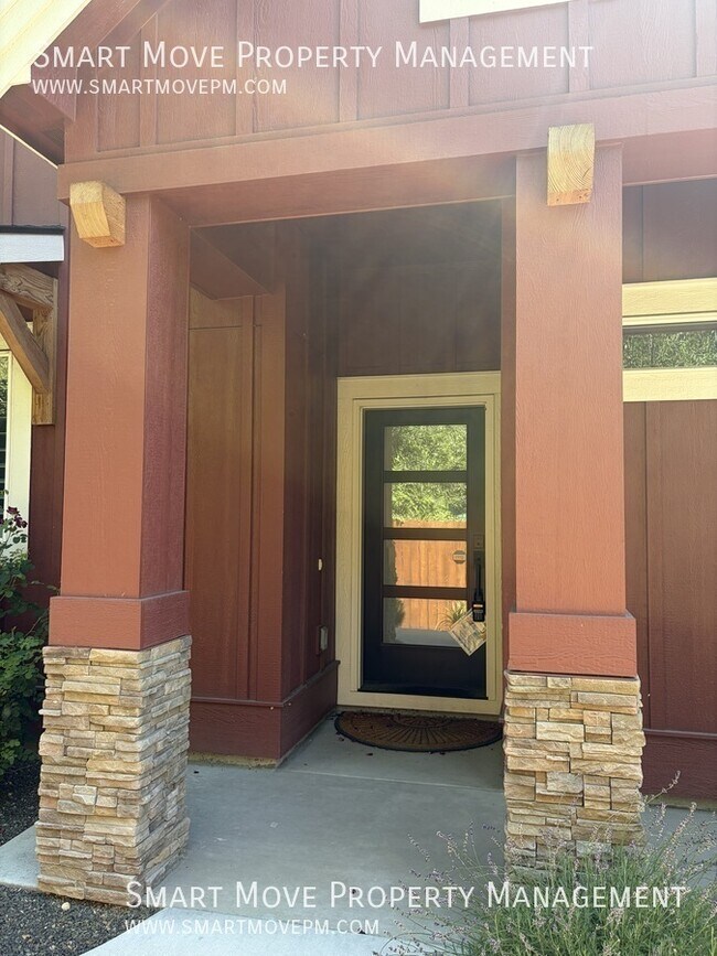 Building Photo - 2463 N Ashgrove Ln