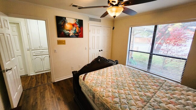 Building Photo - 4204 Country Brook Dr