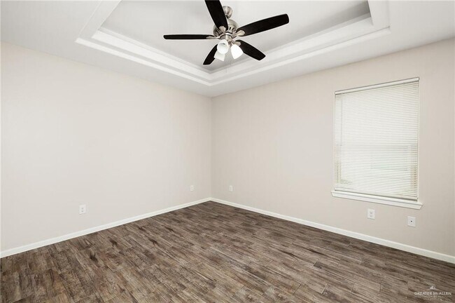 Building Photo - 1305 Alta Vis Dr