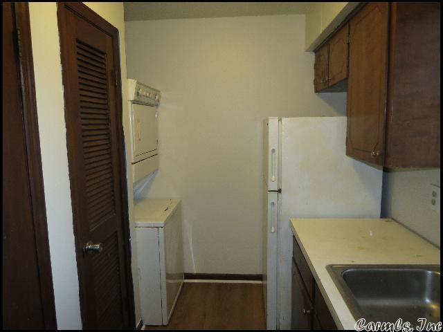 Building Photo - 9122 Tanya Dr