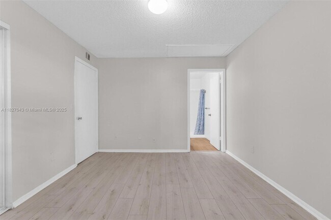 Building Photo - 15348 SW 72nd St