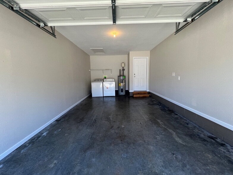 Building Photo - 9063 Pembroke Oak Grove Rd