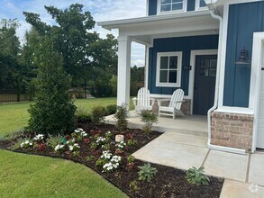 Building Photo - 3 bed 2 bath 2 car in  bungalow Heights, b...
