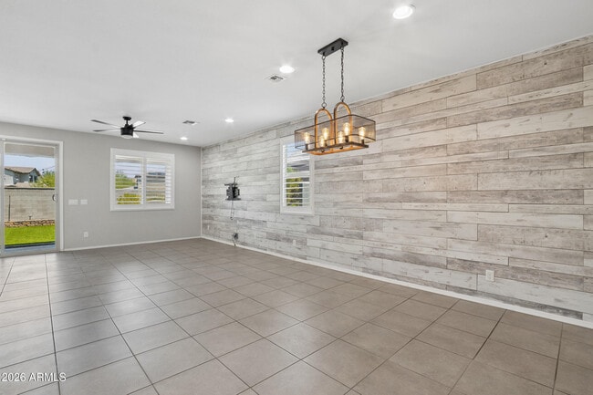 Building Photo - 17766 W Granite View Dr
