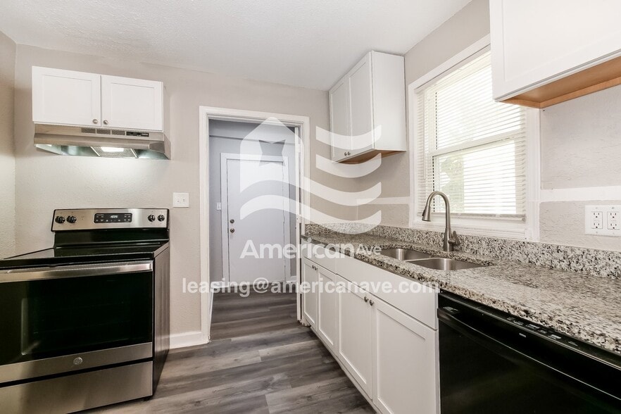 Building Photo - 3217 E 30th St