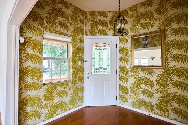 Building Photo - Edenhurst Ave. 3730 -RENTALS