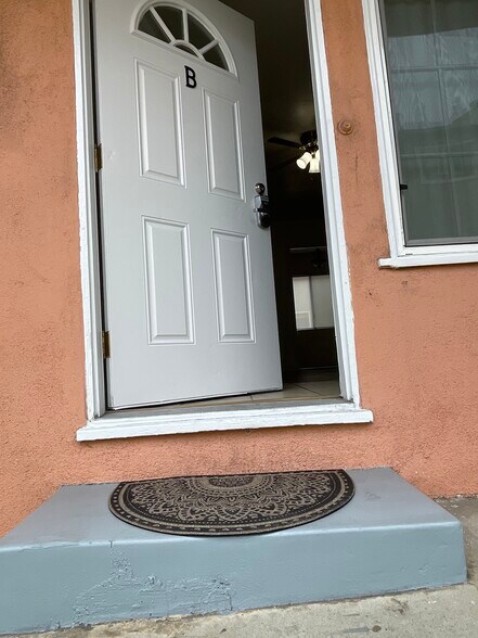 Door B - 628 S Pacific Coast Hwy