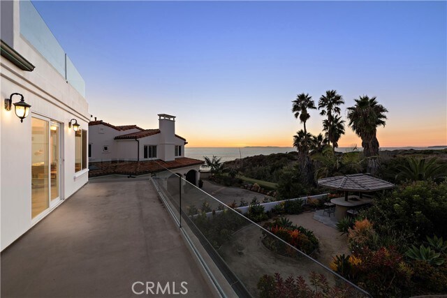 Building Photo - 3811 Vista Blanca