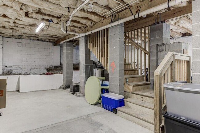 Building Photo - 1758 Beacon Hill Blvd NE