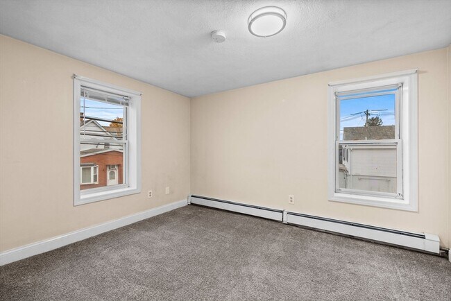 Building Photo - 56 Central St