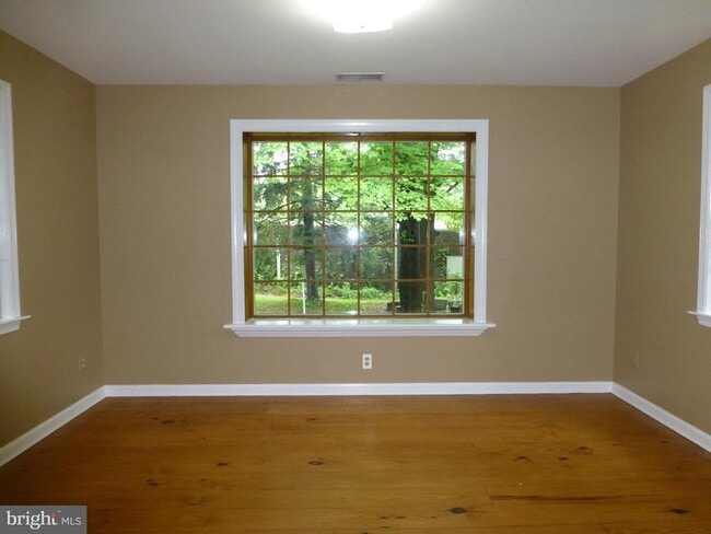 Building Photo - 2046 Greenwich St