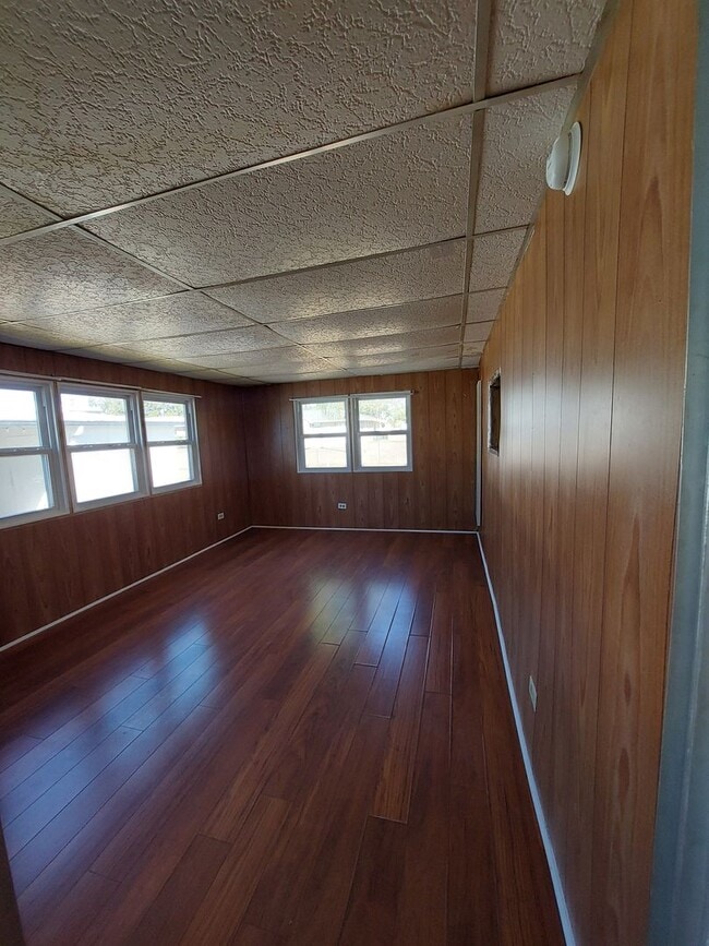 Building Photo - 55+ Community Home in Saralake Estates – 2 Bed / 2 Bath