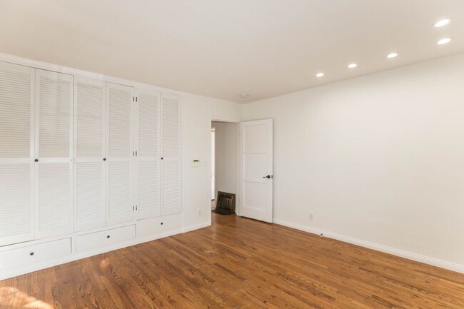 Building Photo - 437 N Swarthmore Ave