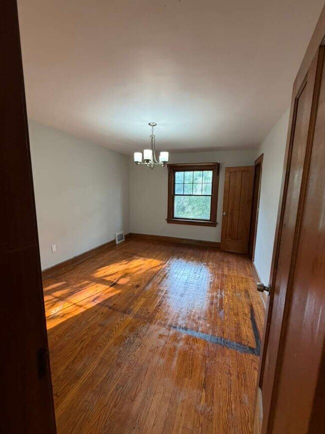 Building Photo - 72 Harriman Ave