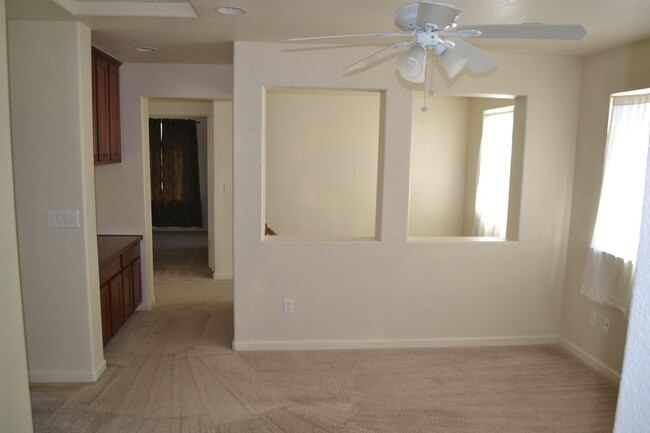 Building Photo - Sparks - Wingfield Springs - 4 bedrooms 2....