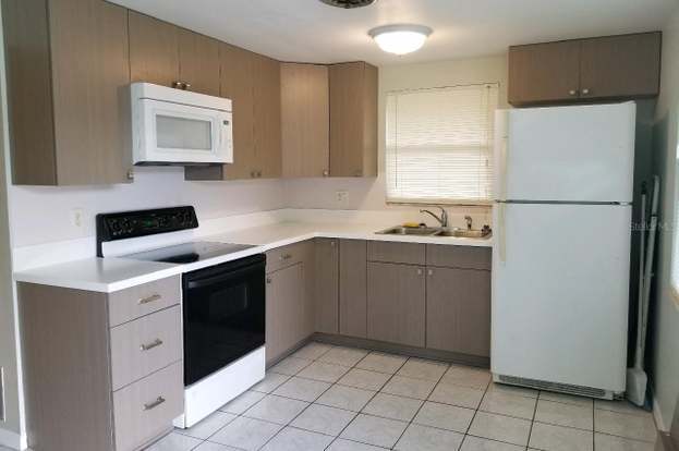 Building Photo - 1600 Cardinal Ln