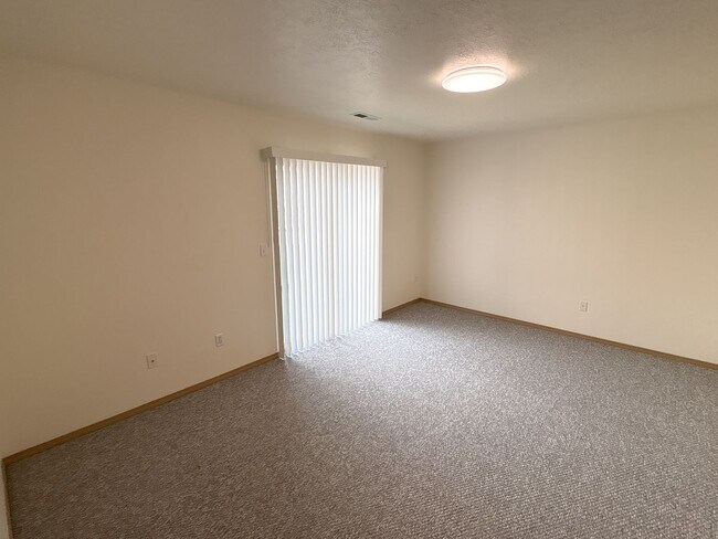 Building Photo - 5511 Glenridge Wy