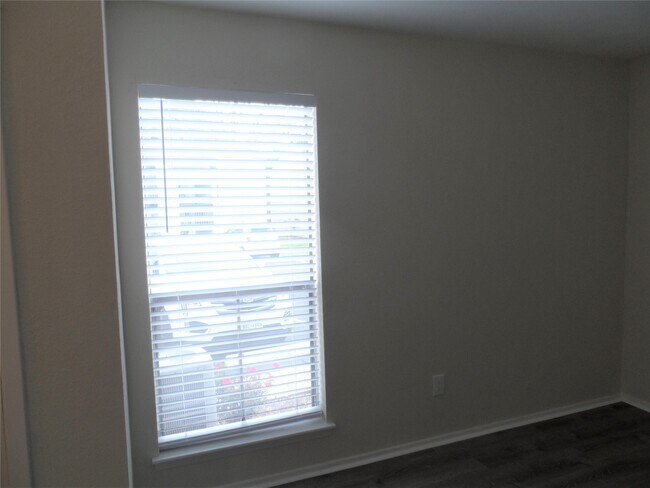 Building Photo - 13151 Walden Rd