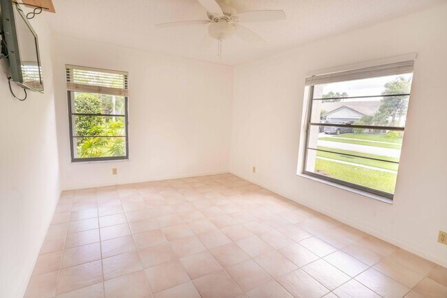 Building Photo - 11511 Island Lakes Ln