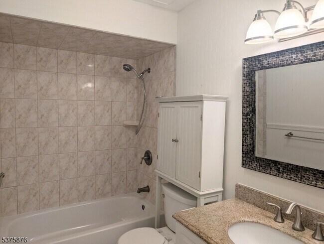 Building Photo - 1503 Cobblestone Ct