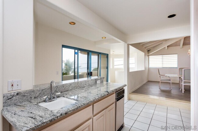 Building Photo - 1145 La Jolla Rancho Rd