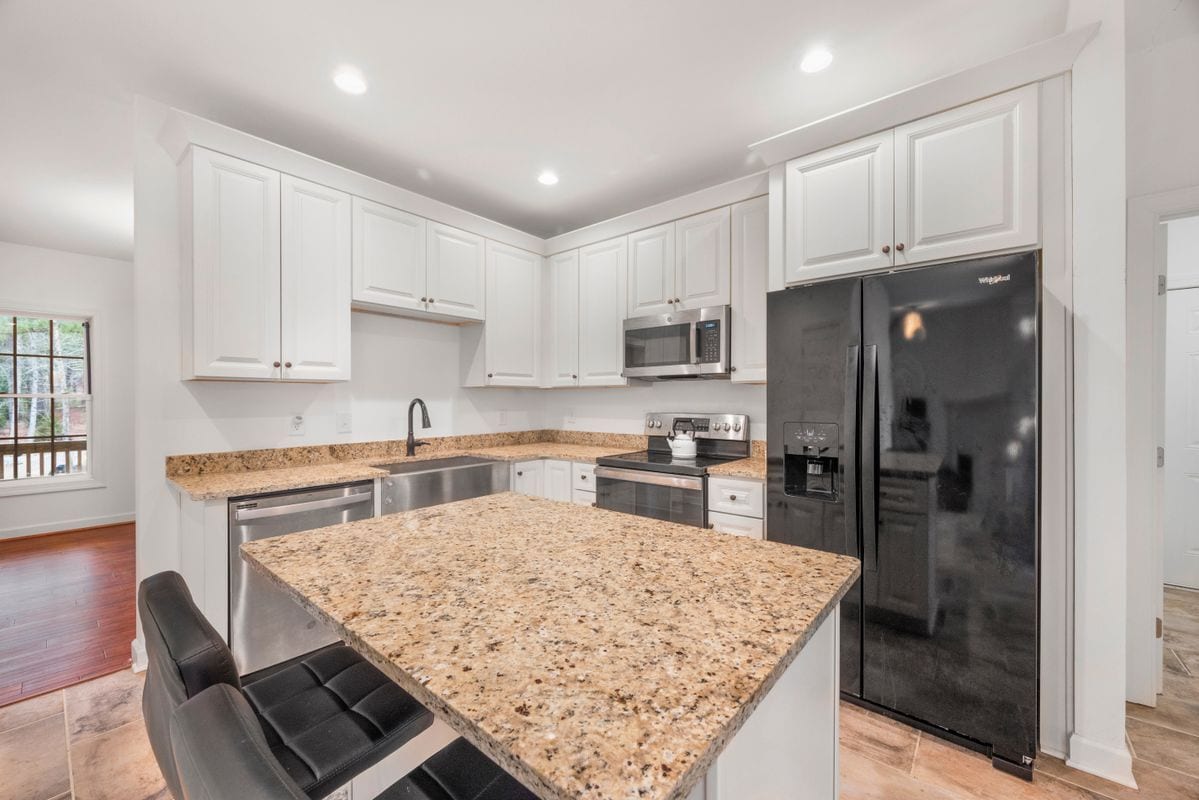 Building Photo - 4 Pasture Cir